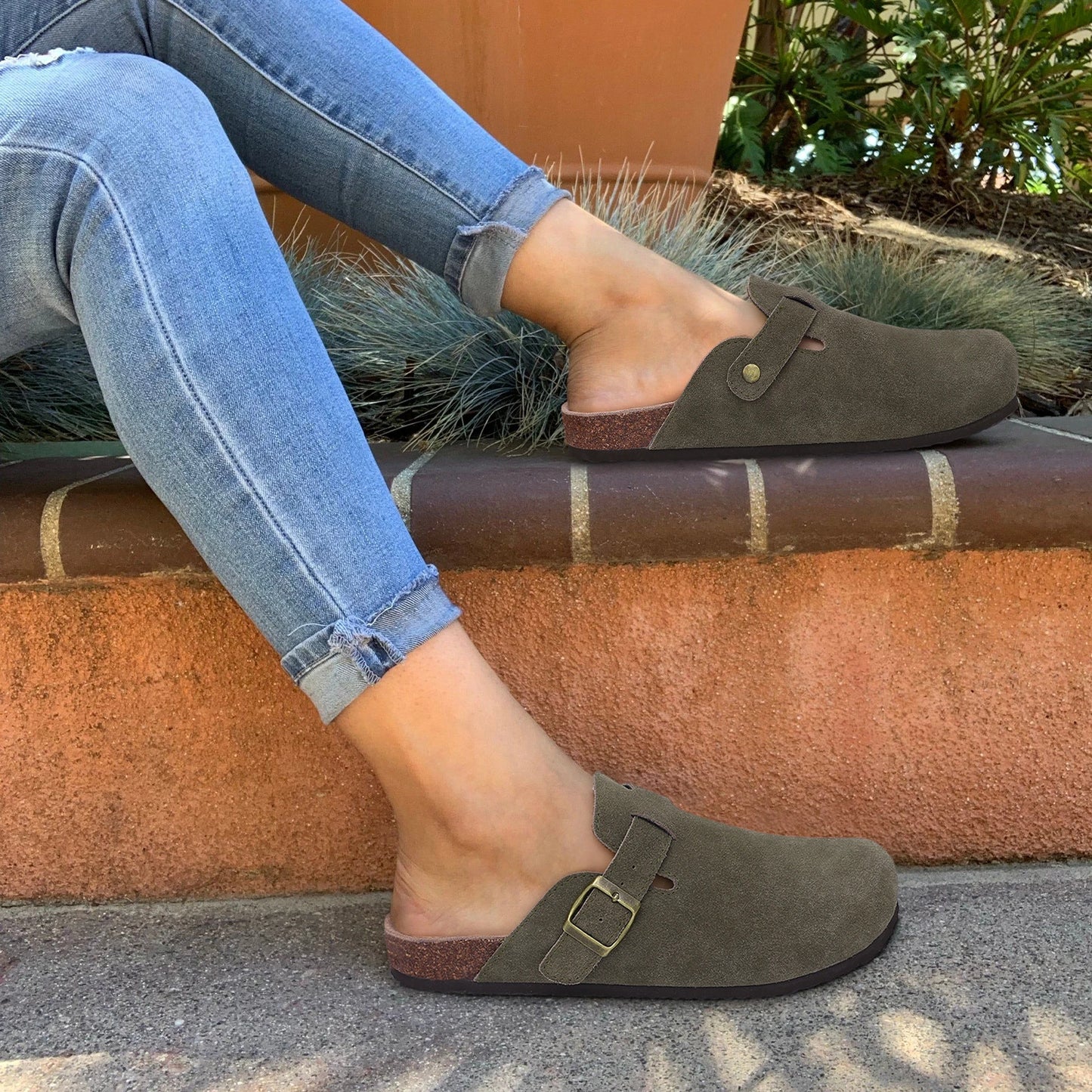 Comwarm Unisex Suede Mules with Cork Footbed – Arch Support Clogs for Outdoor & Home Wear